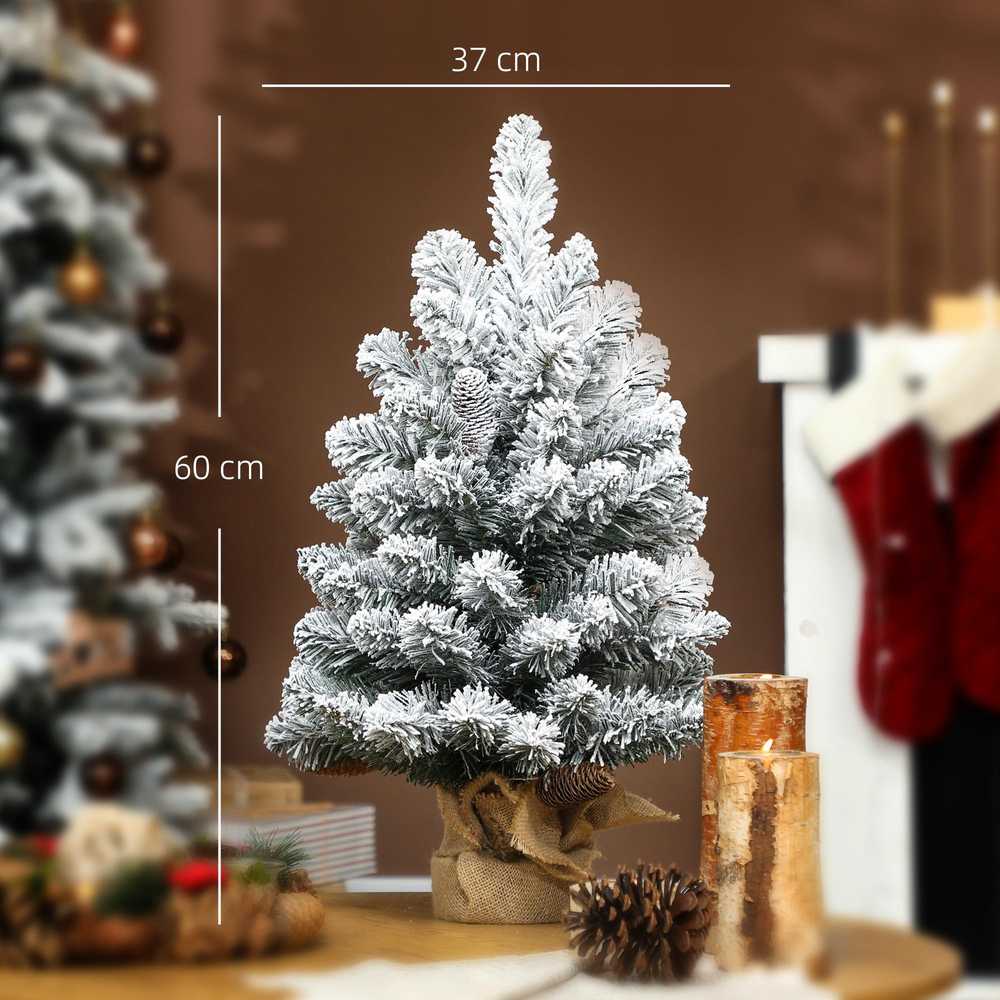 HOMCOM Mini Kalėdinė eglutė 60 cm, dirbtinė su sniegu, 72 šakelės, 72 pušies kankorėžiai, cementinis pagrindas
