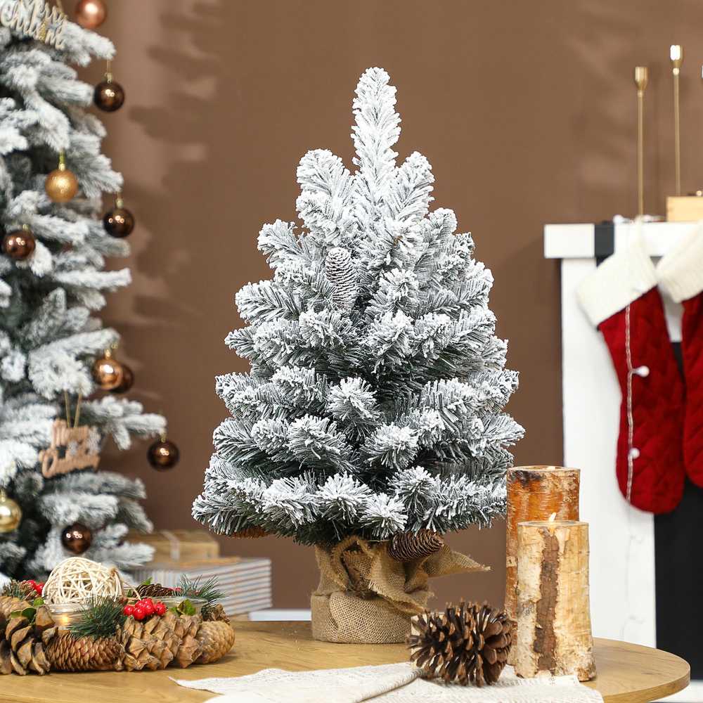 HOMCOM Mini Kalėdinė eglutė 60 cm, dirbtinė su sniegu, 72 šakelės, 72 pušies kankorėžiai, cementinis pagrindas
