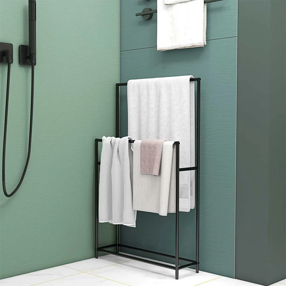 HOMCOM rankšluosčių laikiklis, pastatoma rankšluosčių kabykla su 2 skersiniais, vonios rankšluosčių laikiklis, metalinis, 66 x 20 x 110 cm, juodas | Aosom
