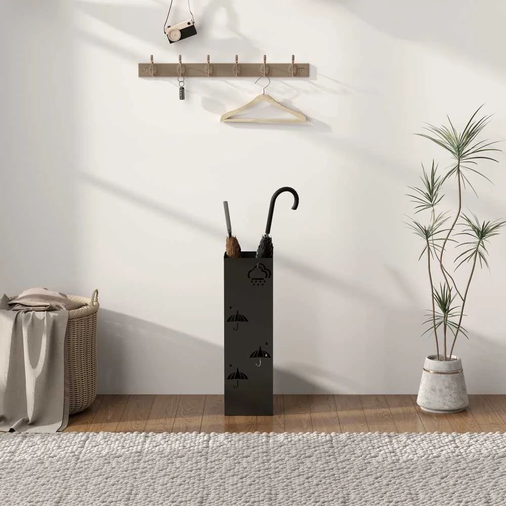 HOMCOM skėčių stovas su 4 kabliukais, nuimamu padėklu vandeniui, dekoratyvinis stovas skėčiams, saulės skėčiams ir lazdoms, plieno, 15,5 x 15,5 x 49 cm, juodas