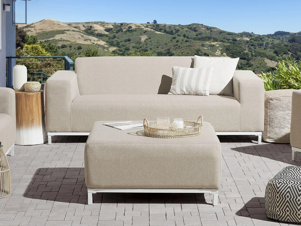 Lauko baldų komplektas Beliani 2 vietų sodo sofa ROVIGO smėlio spalvos