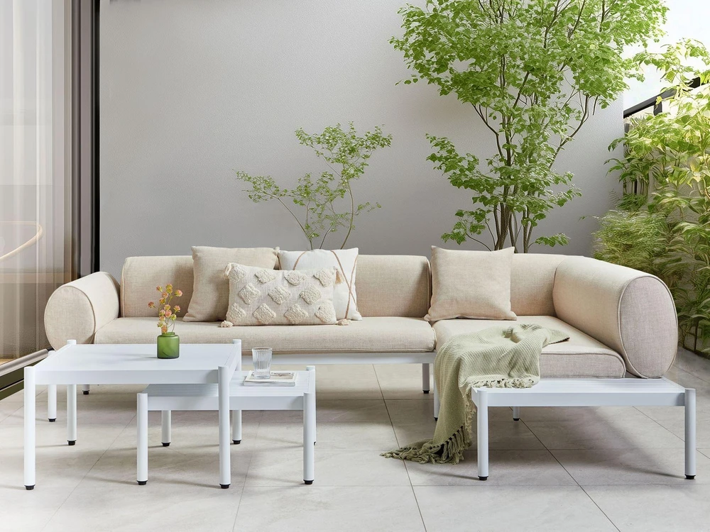 Lauko baldų komplektas Beliani L formos sodo kampinė sofa su staliuku 5 asmenims RASIGLIA kairinė smėlio spalvos metalinė