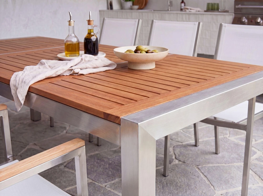 Beliani Sodo baldų komplektas 6 asmenims GROSSETO Rudo/balto atspalvio Eukalipto mediena