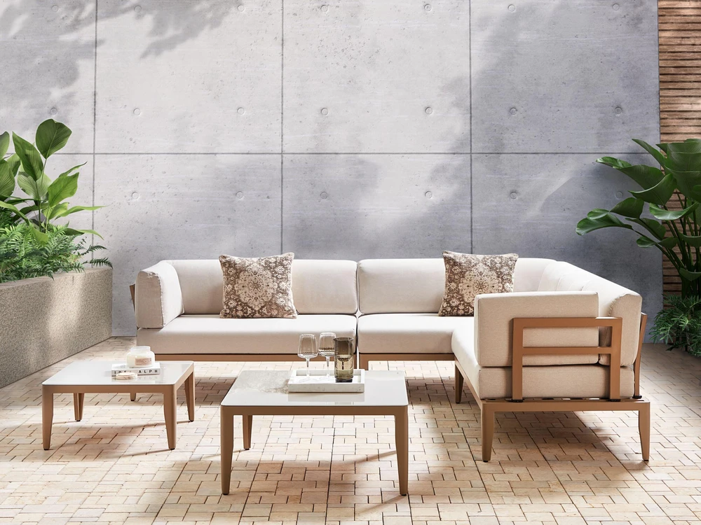 Lauko baldų komplektas Beliani Sodo kampinė sofa su staliuku 6 asmenims RIMA III kairinė, šviesiai smėlio spalvos
