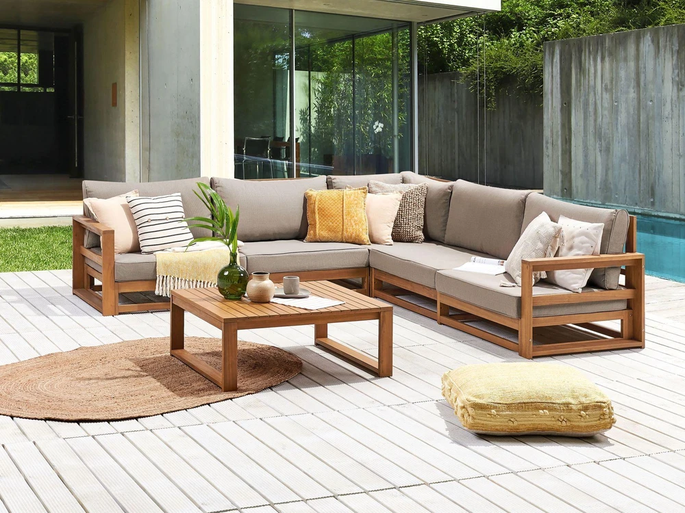 Lauko baldų komplektas Beliani Sodo kampinė sofa su staliuku 5 žmonėms TIMOR Šviesiai ruda Sertifikuota akacijos mediena Modulinė