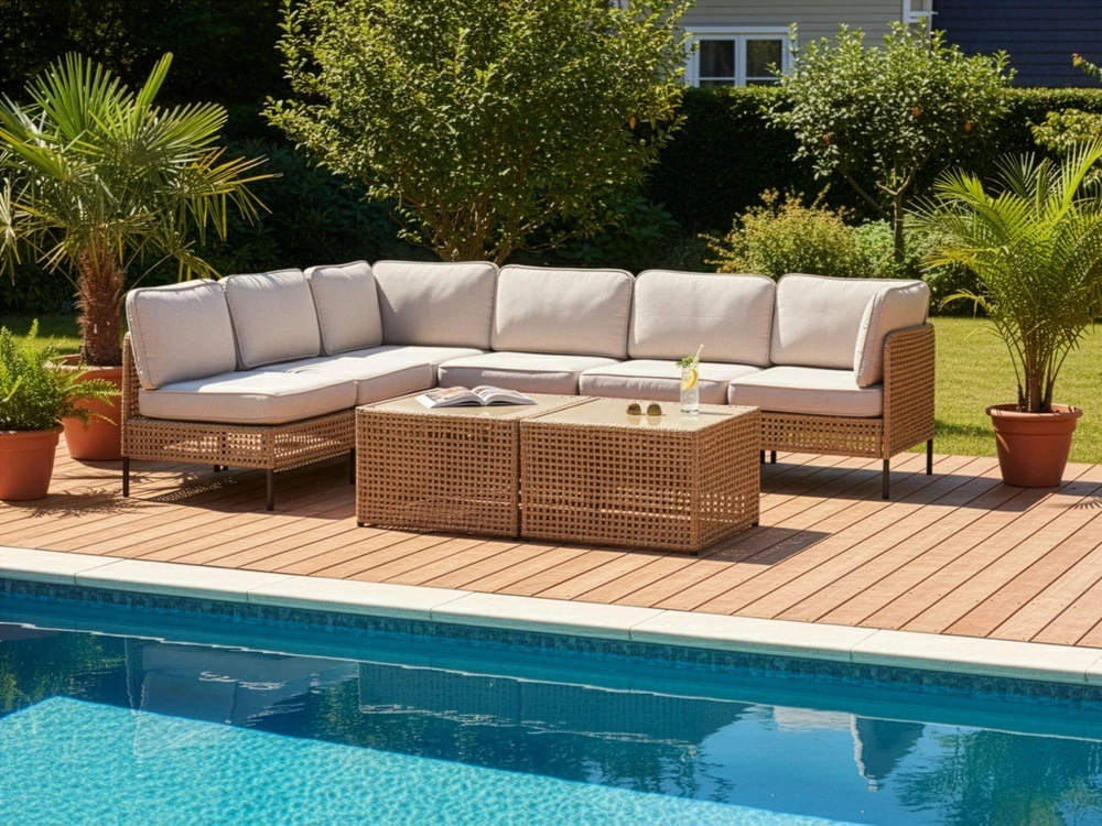 Lauko baldų komplektas Beliani Sodo kampinė sofa su staliuku 6 asmenims OMEGANA šviesiai smėlio spalvos iš technoratano, modulinė