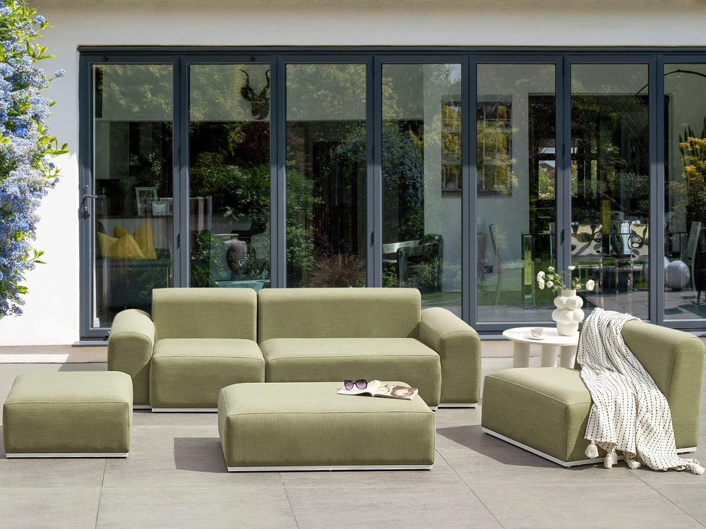 Lauko baldų komplektas Beliani Sodo sofa su otomane 7 asmenims BATTIFOLLO Alyvinė modulinė