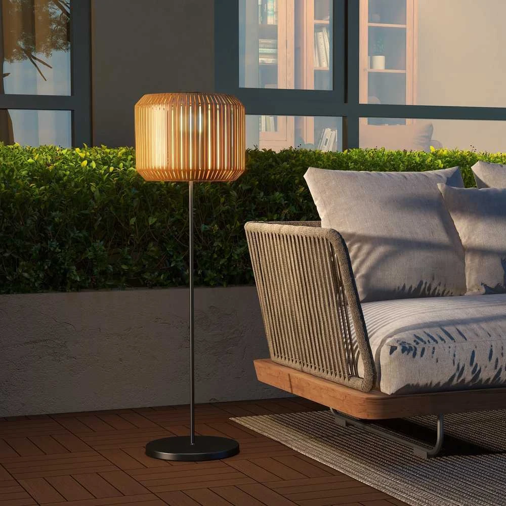 Outsunny Rattan saulės lempa, takelio šviestuvas su šiltai balta šviesa, vandeniui atsparus LED sodo šviestuvas su šviesos jutikliu, pastatomas šviestuvas sodui, vejai, plieno