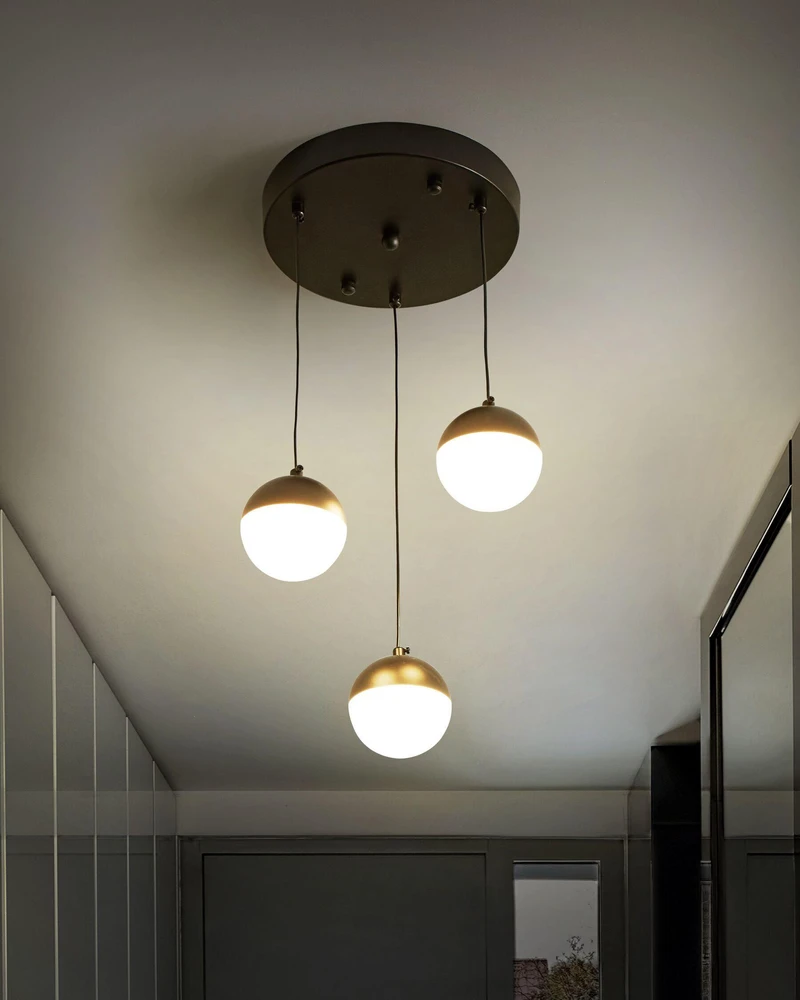 Pakabinamas šviestuvas Beliani Pakabinamas LED šviestuvas ANKOBRA metalinis juodas