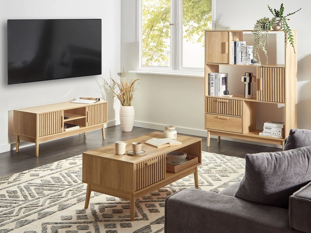 TV staliukas Beliani TV spintelė LYNWOOD šviesiai ruda