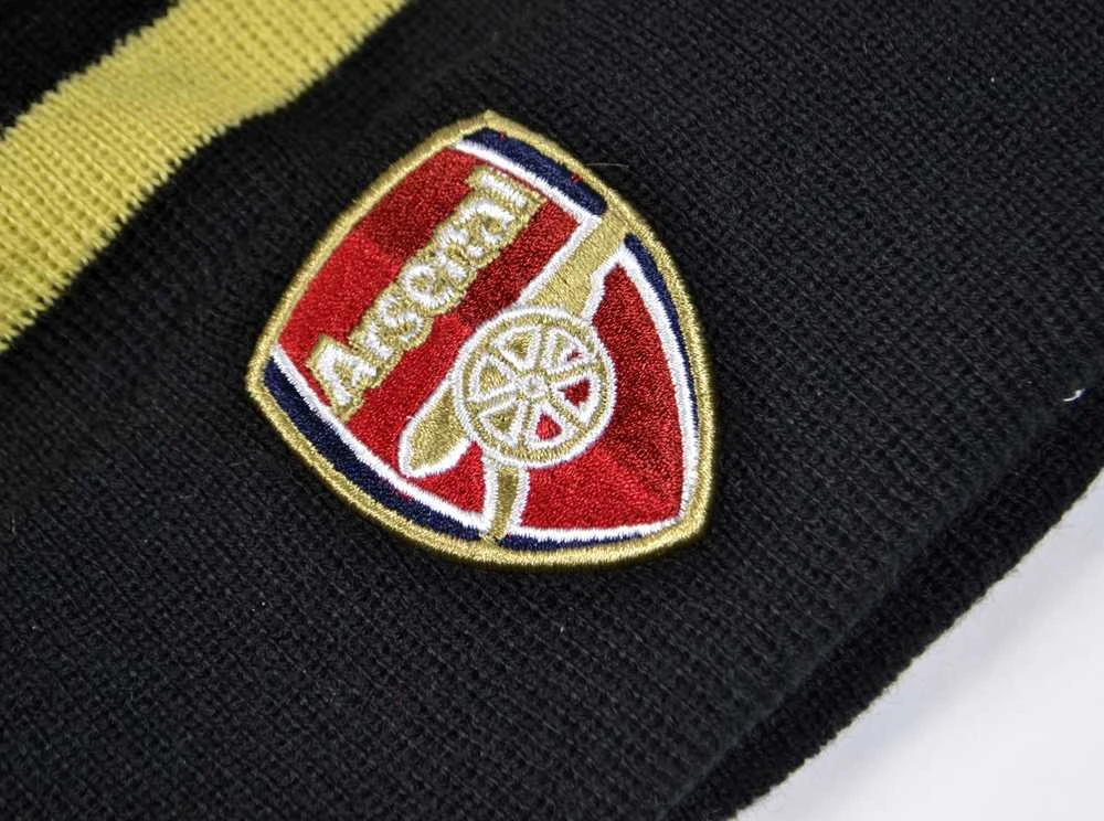 Rankšluostis Žieminė Kepurė Su Bumbulu FC Arsenal Crest