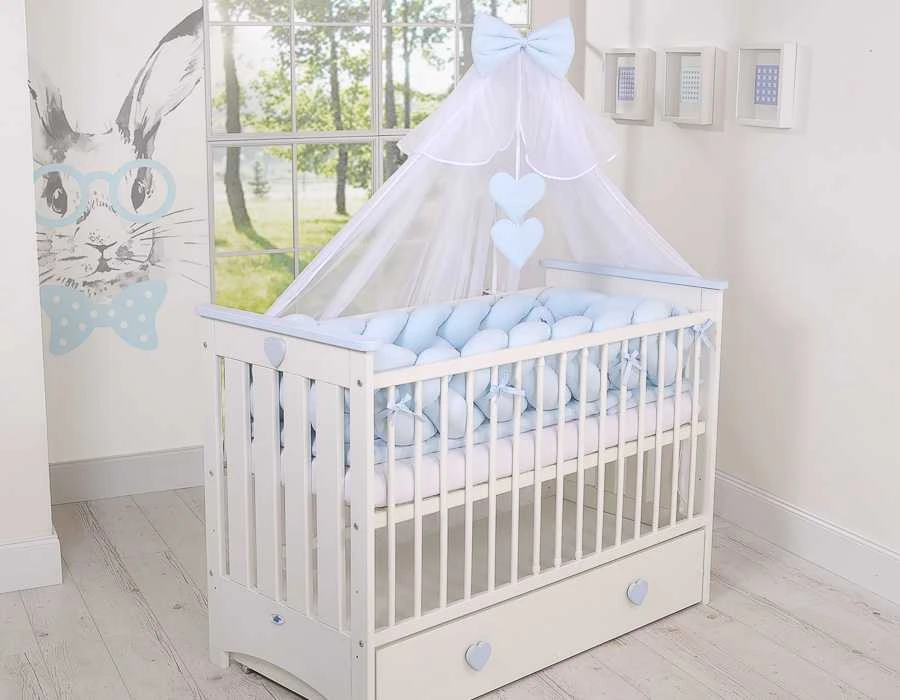 My Sweet Baby Medinė kūdikio lovytė Lorenzo III 120×60 cm, balta–mėlyna, su dantų apsauga