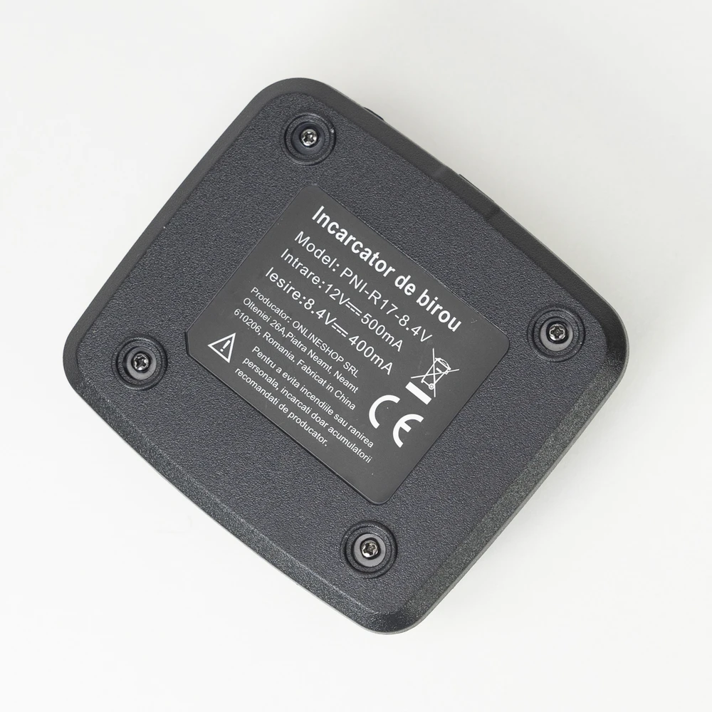 2 nešiojamų radijo stotelių rinkinys PNI PMR R17 446MHz, 0.5W, 16 PMR kanalų ir 50 CTCSS bei 104 DCS tonų, programuojamas, Li-Ion 2200 mAh, IP68