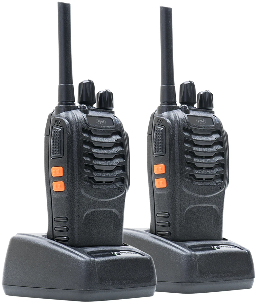 4 nešiojamų radijo stotelių rinkinys PNI PMR R40 PRO, komplekte yra baterijos, įkrovikliai ir ausinės