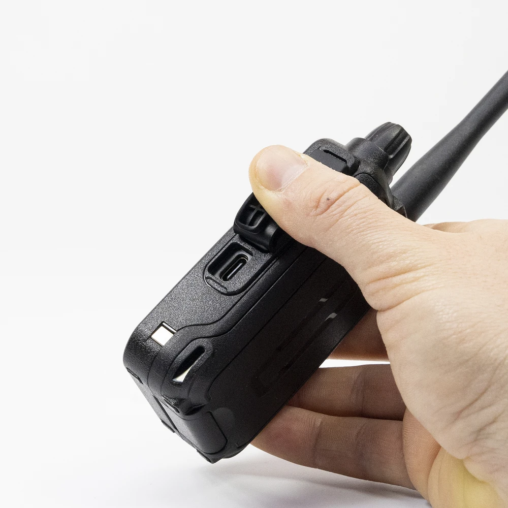 6 nešiojamų radijo stotelių rinkinys PNI PMR R45 PRO 446MHz, 0.5W, 99 programuojami kanalai, 16 PMR ir 38 CTCSS bei 104 DCS tonai, 5 lygių Squelch, VOX, TOT, BCL, Scan, Roger Beep
