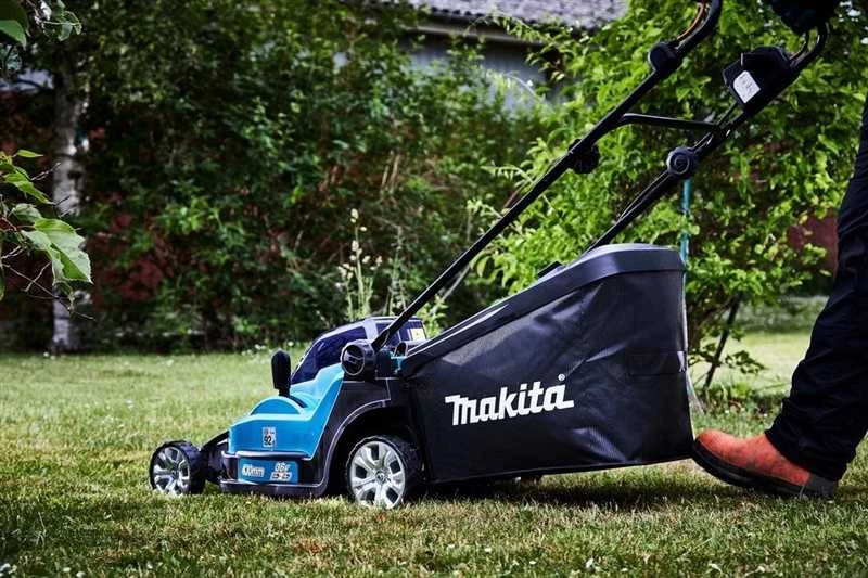 Akumuliatorinė vejapjovė Makita DLM432Z (be akumuliatorių ir įkroviklio)