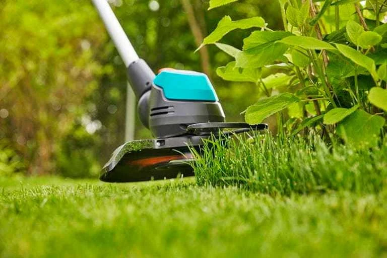 Gardena akumuliatorinė žoliapjovė EasyCut 23/18V P4A 18V pilnas komplektas