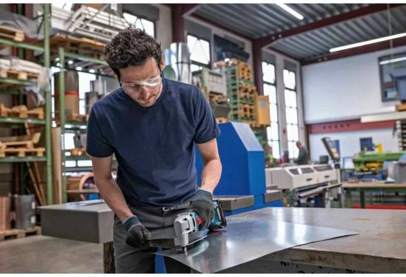 Bosch GSC 18V-16 E Solo, dėžutė