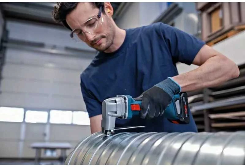 Bosch GSC 18V-16 E Solo, dėžutė