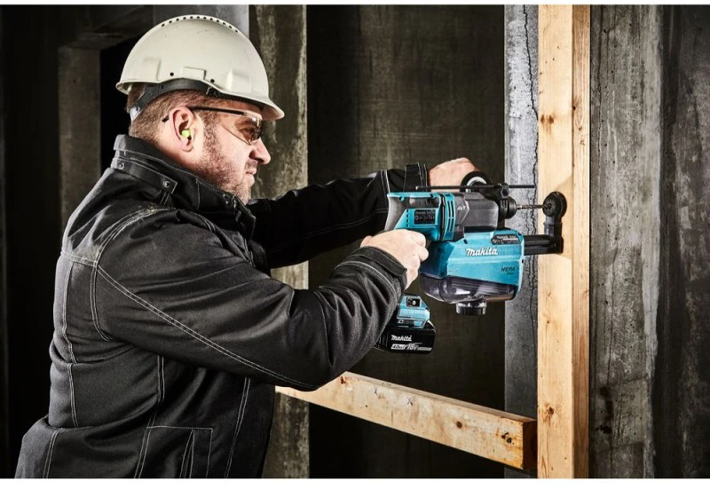 Makita DHR182Z Akumuliatorinis perforatorius, 18 V,SDS-PLUS, 1,7J, LED,Be akumuliatorių ir kroviklio!