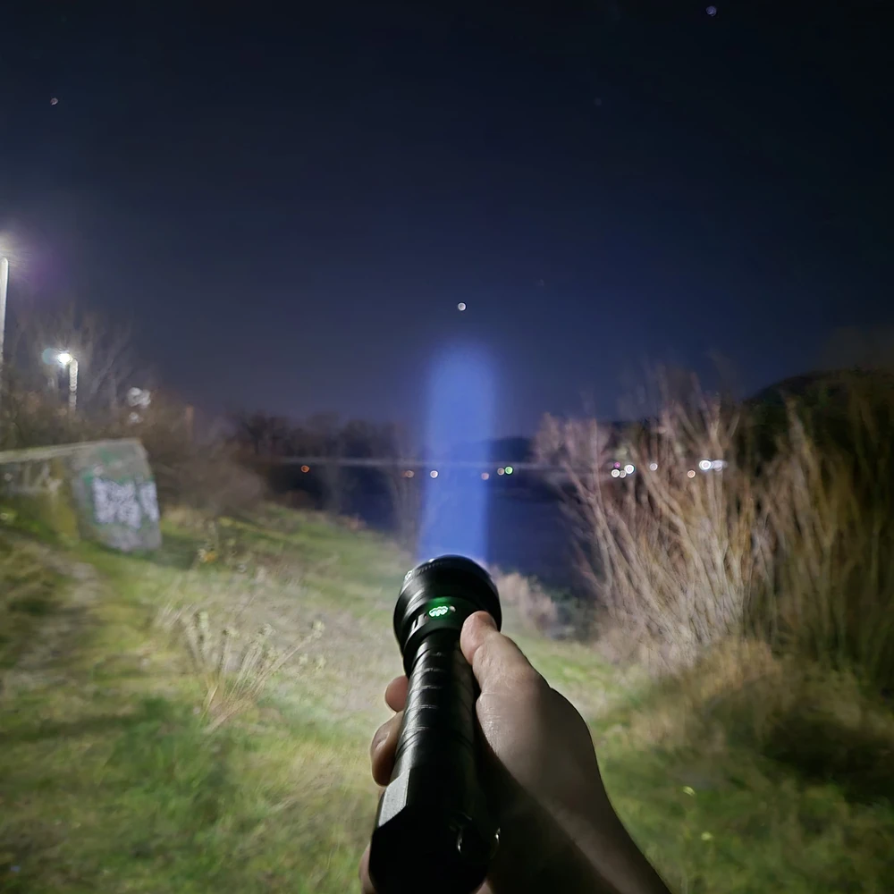 Aliumininis žibintuvėlis PNI Adventure F410, su 10W LED, 700 liumenų, iki 250 m, IP44, USB Type C, komplekte 3000mAh baterijos