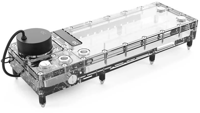 Alphacool „Core Flat Reservoir 360“ su VPP siurbliu (dešinėje)
