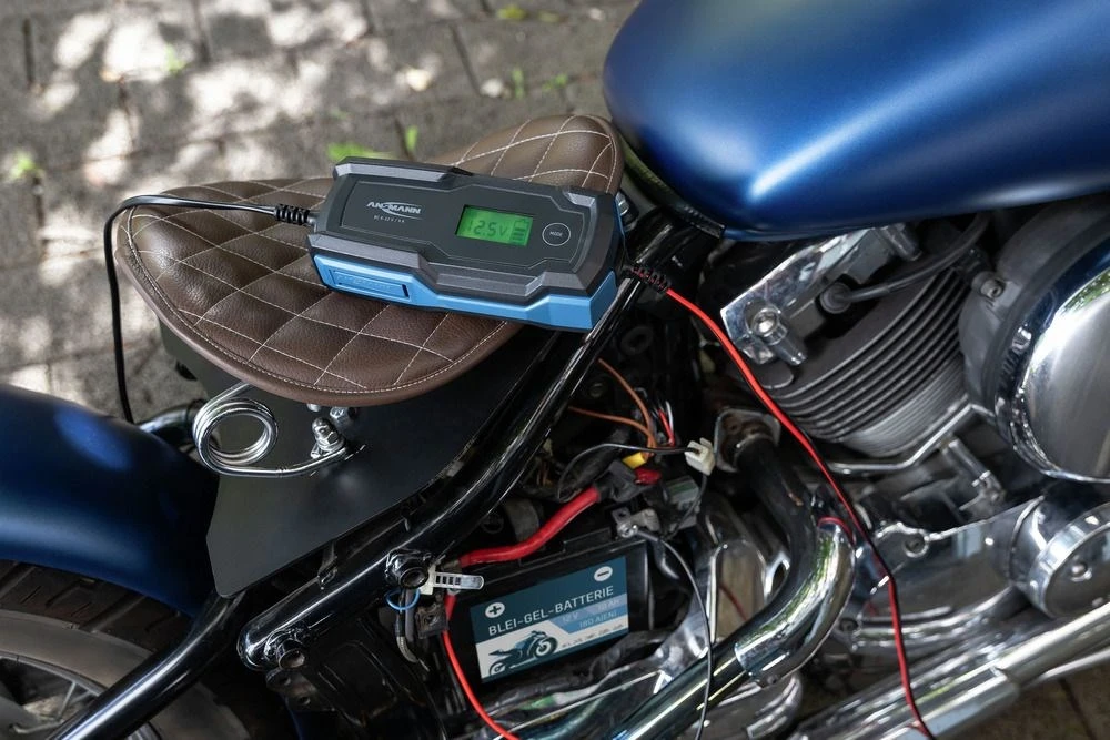 Ansmann 1001-0144 automobilio akumuliatoriaus įkroviklis 6 – 14 V Juoda