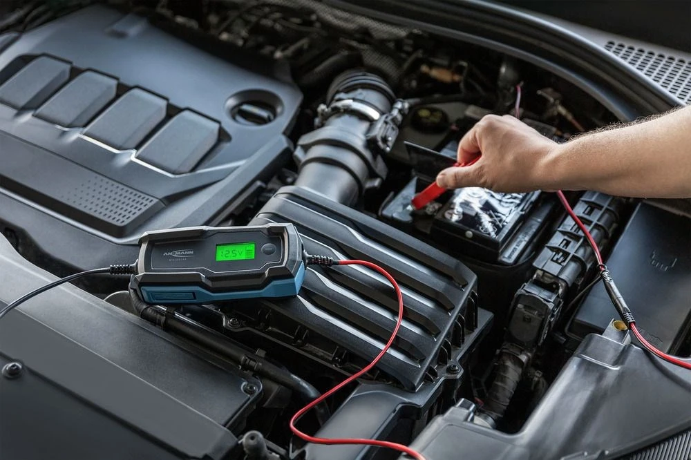 Ansmann 1001-0144 automobilio akumuliatoriaus įkroviklis 6 – 14 V Juoda