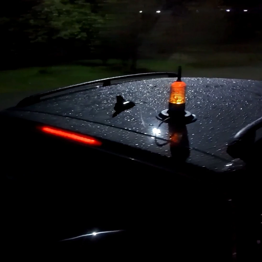 Antenos komplektas CB PNI TRUCKER 9000 PL su LED, ilgis 140 cm, 26-28MHz, 1000W, komplekte yra lipnus vėliavėlės laikiklis