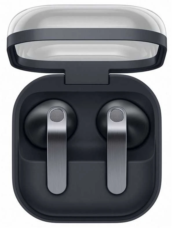 Samsung Galaxy Buds 4 atidarytu įkrovimo dėklu