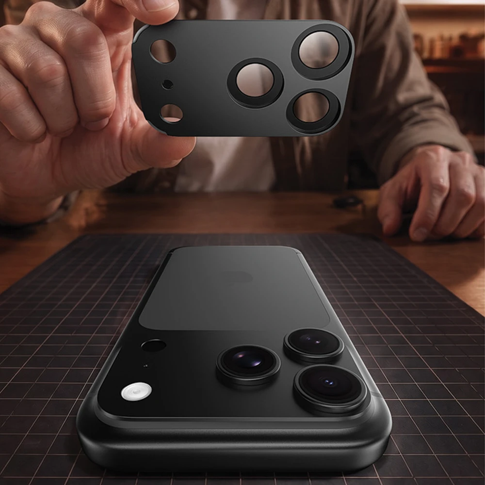 Benks OmniWarrior metalinis integruotas objektyvo apsauginis stikliukas (C.M.SX.AP.BK.R070), skirtas iPhone 18 Pro (AR/juodas)