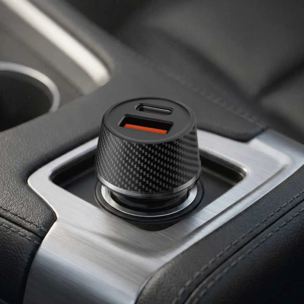 Blavec autmobilinis įkroviklis BS-03B-C Carbon – USB + Typ C – QC 3.0 18W PD 30W su kablem Typ C na Typ C (CCBS03BC-UCB) juodos spalvos