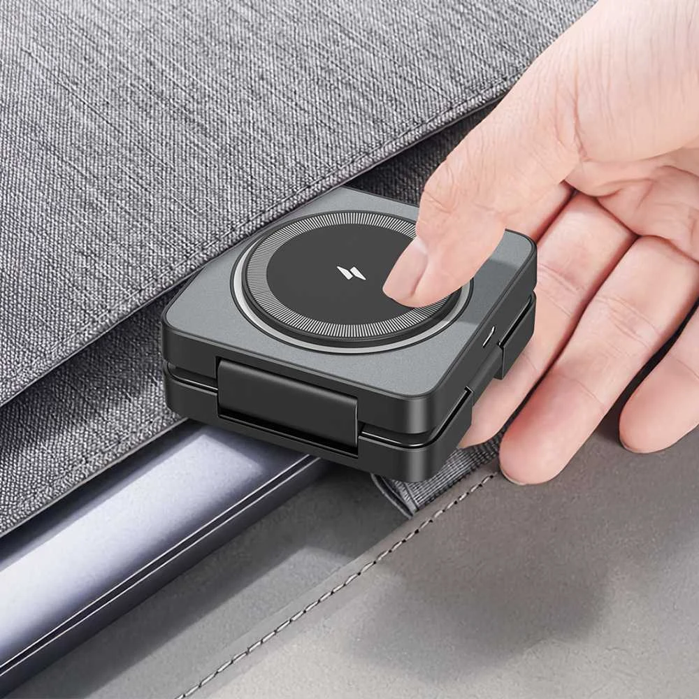 Blavec belaidis įkroviklis BQI-04 Qi 15W magnetic Magsafe 3 in 1 UniCharge (BQI04-QIMB) juodos spalvos