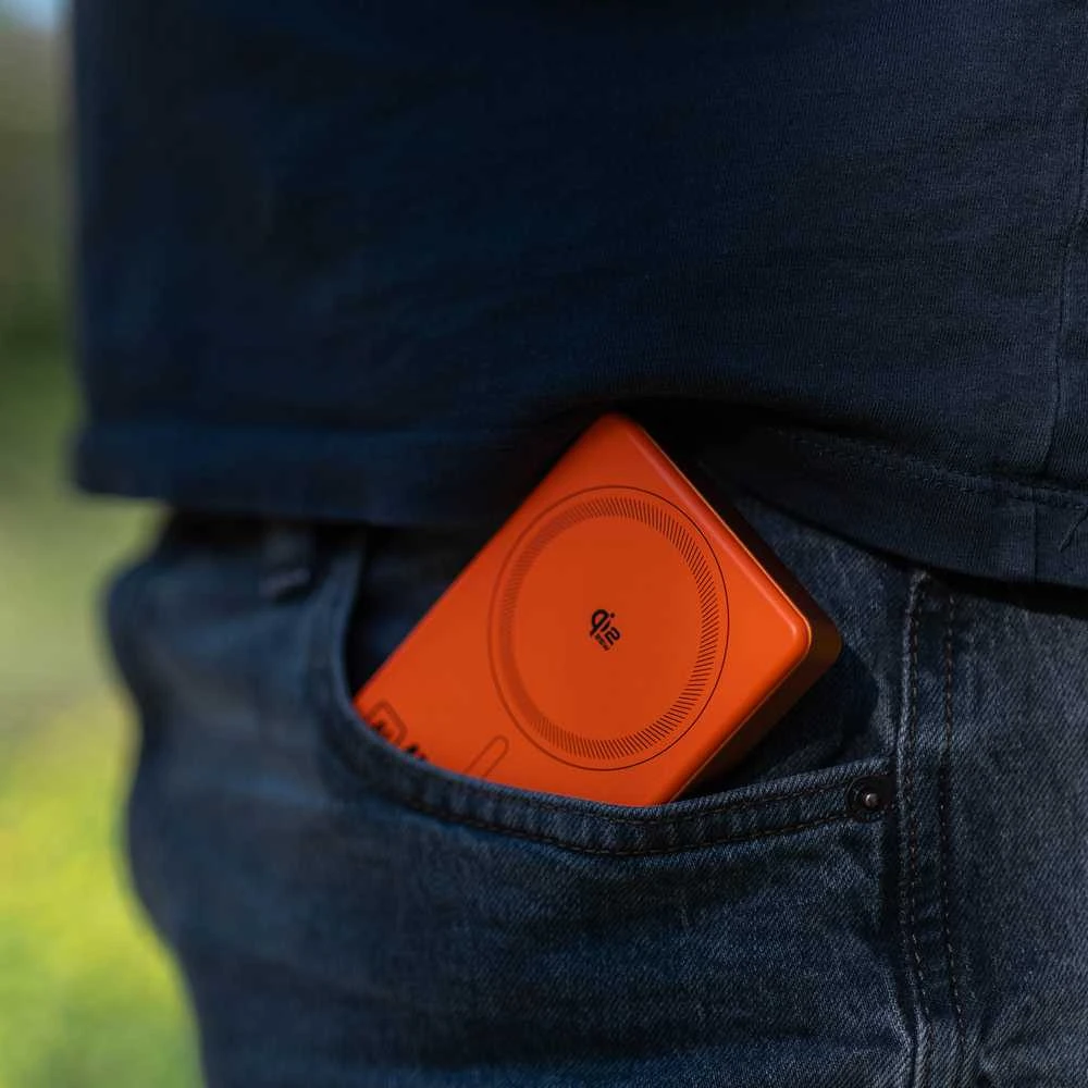 Blavec Power Bank 10000mAh BJ-05 Ultra Fast 16mm – Type C – Qi2.2 25W + PD 45W magnetic induction Magsafe 2 in 1 (PBBJ05-QI22MC10O) oranžinės spalvos aluminum