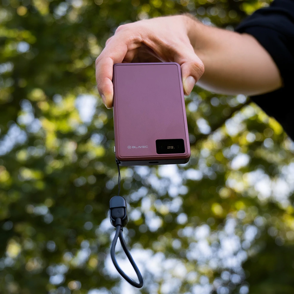 Blavec Power Bank 5000mAh BJ-03 Ultra Slim 7,8mm – Typ C – 22,5W magnetyczny indukcyjny Magsafe 3 w 1 (PBBJ03-MC5P) violetinė aliuminio