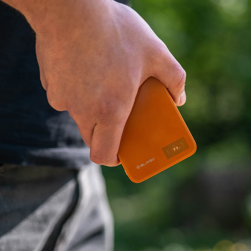 Blavec išorinė baterija 5000mAh BJ-04 itin plona 7,8 mm – C tipo – 22,5 W magnetinė „Magsafe 3 in 1“ (PBBJ04-MC5O) oranžinis stiklas