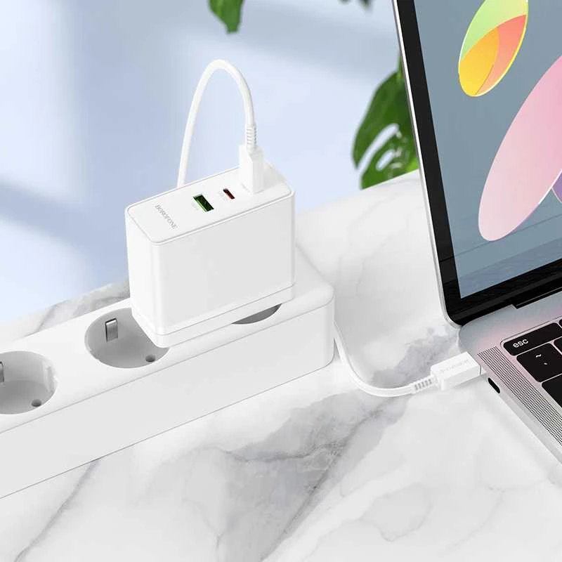 Borofone Laidinis įkroviklis BN11 Imperial – USB + 2xType C – QC 3.0 PD 100W su Type C į Type C kabeliu baltos spalvos