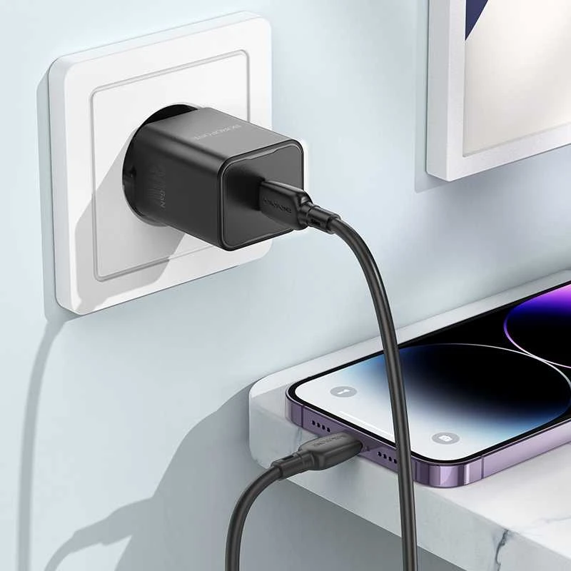 Borofone Laidinis įkroviklis BN13 Safety GaN – Type C – PD 30W su Type C į Lightning kabeliu juodos spalvos