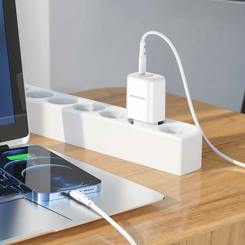 Įkroviklis Borofone BN4 1xUSB, 1xType-C QC 3.0, PD 2.0 20W, baltas