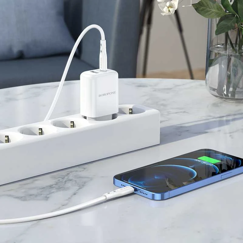 Įkroviklis Borofone BN4 1xUSB, 1xType-C QC 3.0, PD 2.0 20W, baltas