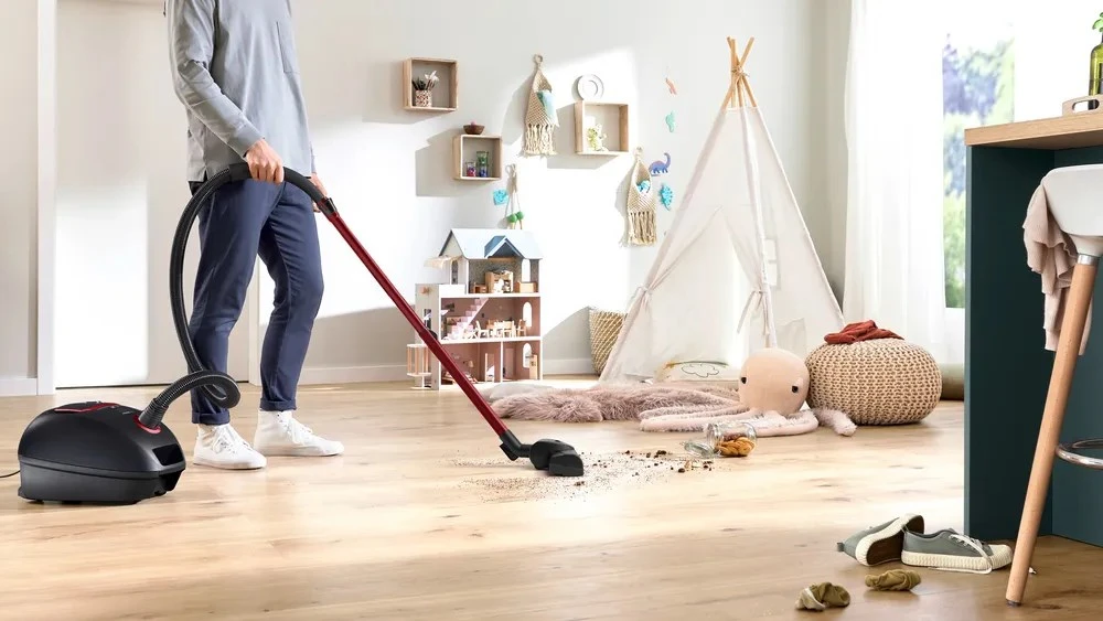 Bosch 4 serijos BGB41POW1 850 W juodas dulkių siurblys su maišeliu