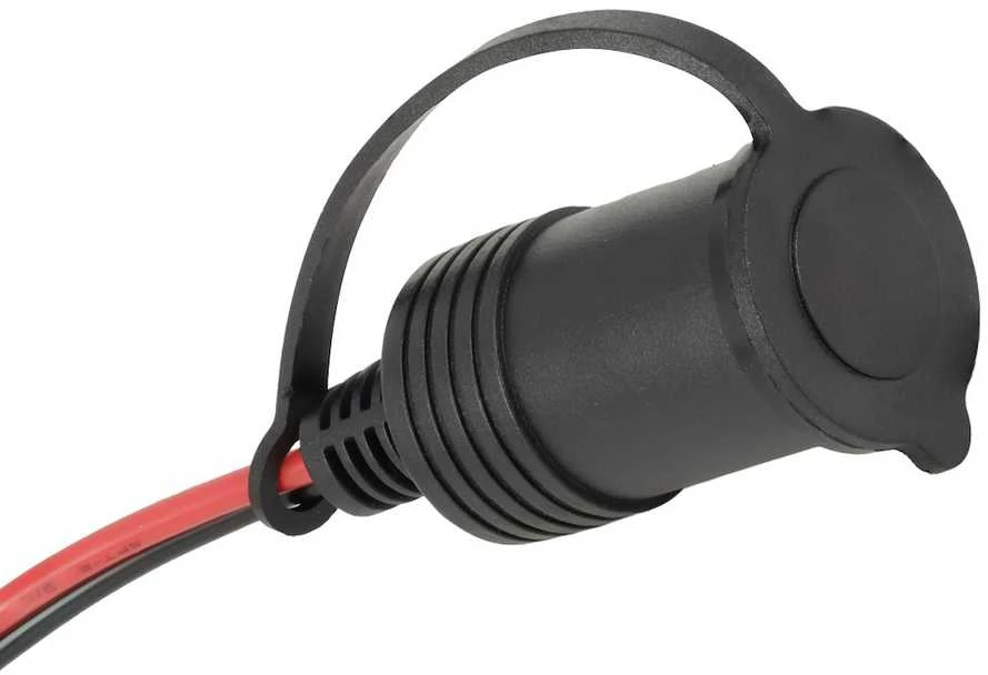 Carmotion Lizdas pridegėjo kištukui su 100cm laidu,su15A saugikliu ir 8.4mm kilpelėmis