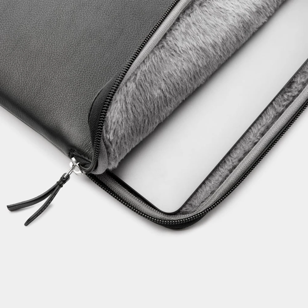 Trunk Leather Sleeve do MacBook 14" juodas