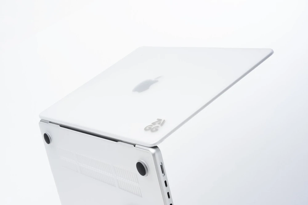 Carruzzo Zagg Hardshell do MacBook Pro 14" M1 / M2 / M3 / M4 clear