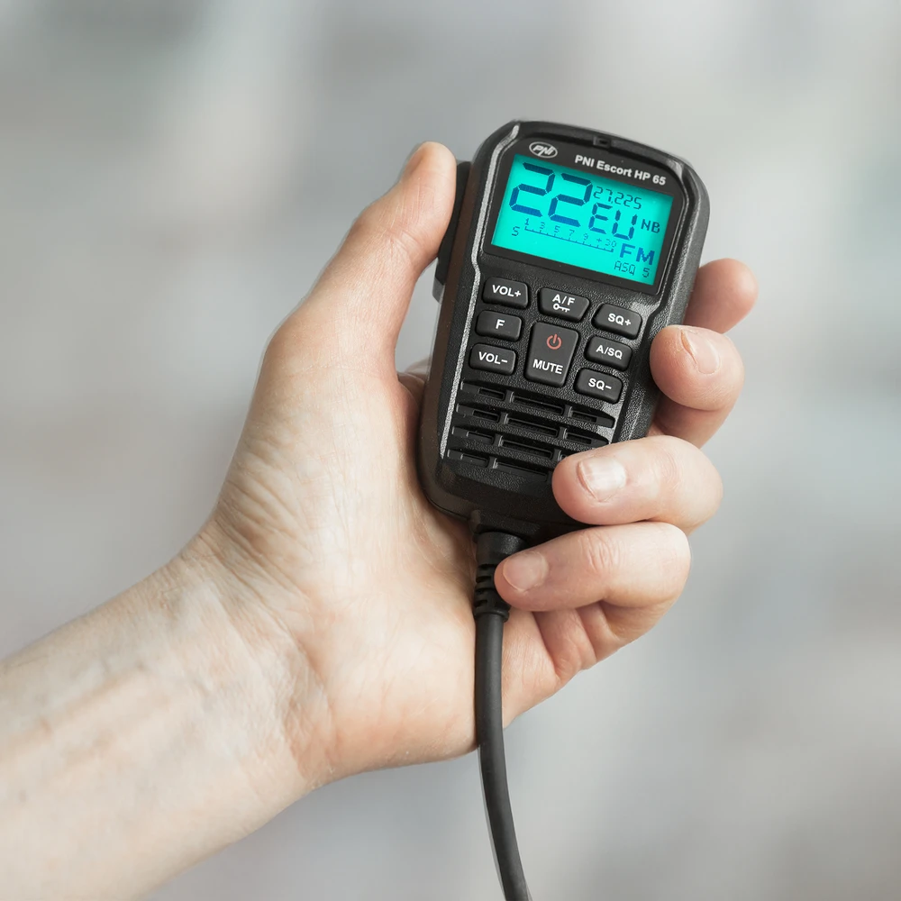 CB radijo stoties komplektas PNI Escort HP 65 ASQ ir CB antena PNI ML70 su magnetu