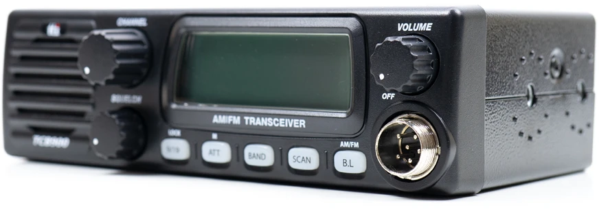 CB TTi TCB-900 12-24V maitinimo stotelė su priekiniu garsiakalbiu, AM-FM, 12V-24V, 4W, nuskaitymas (Scan), ASQ, užraktas (Lock)