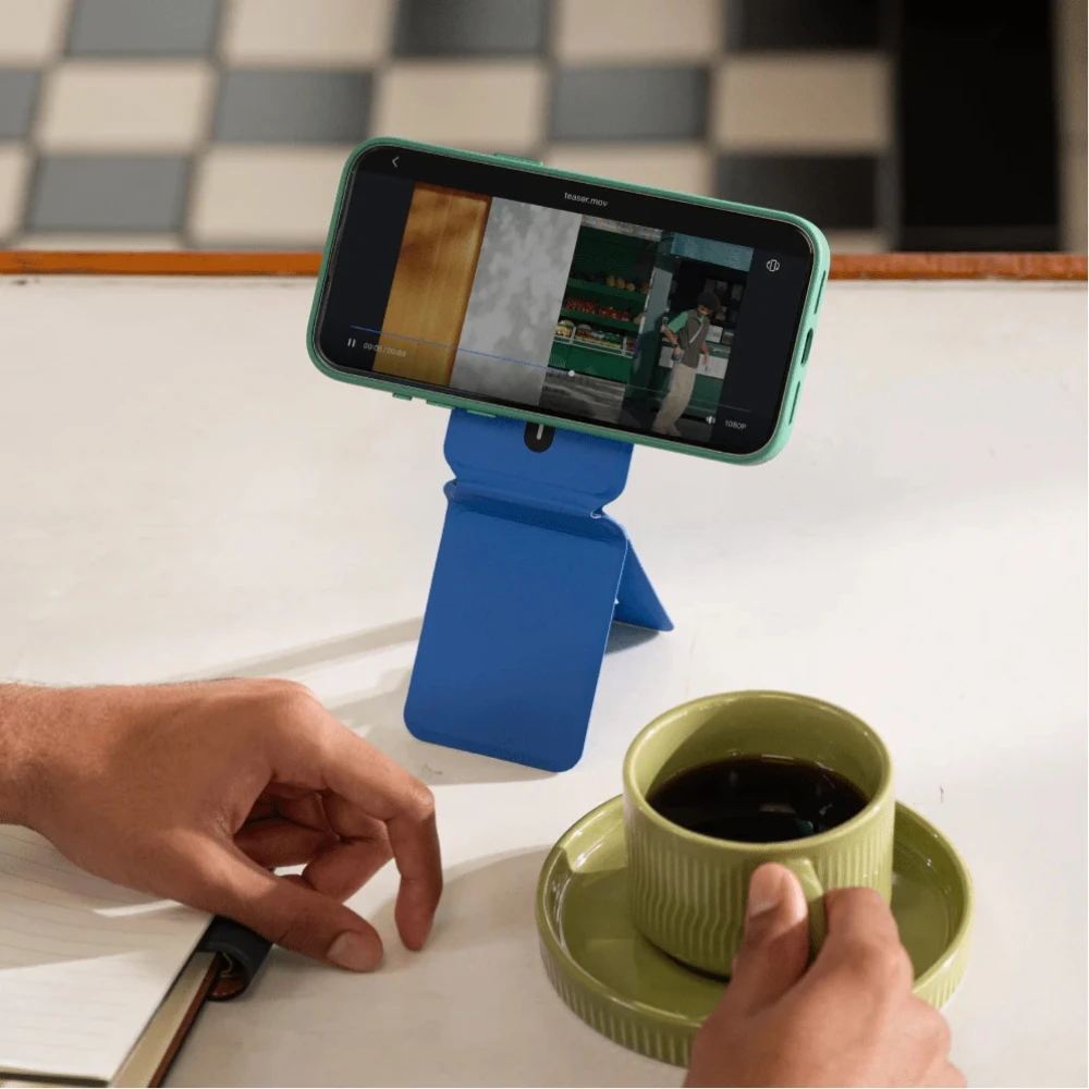 Dėklas „Moft Movas Snap Tripod MagSafe“ magnetinė piniginė ir telefono stovas miglotoje įlankoje