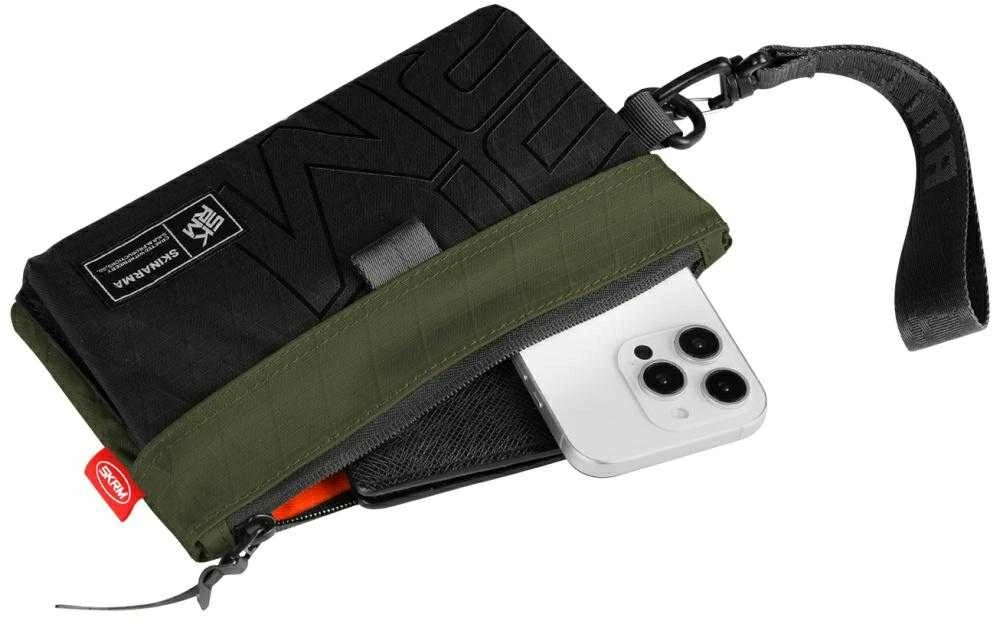 Dėklas Phone bag Skinarma Jager olive