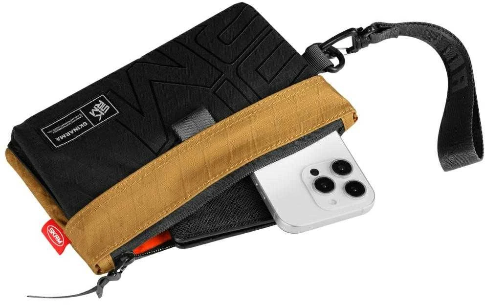 Krepšys telefonui Skinarma Jager rudos spalvos