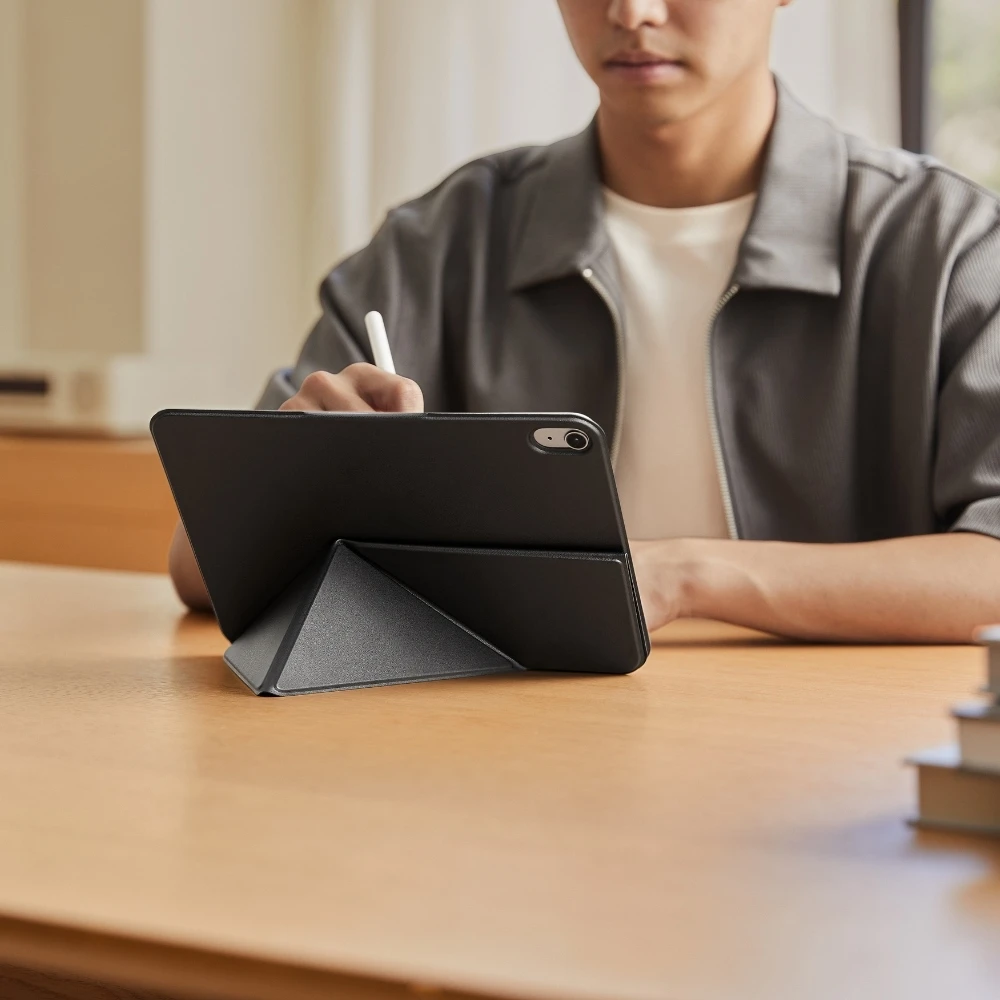 Dėklas PITAKA MagEZ Folio 2, skirtas iPad Pro 12.9″ (2021-2022) ir iPad Air 13″ (2024-2025), juodos spalvos